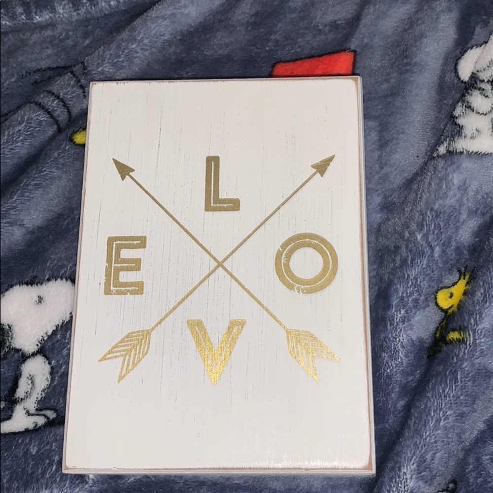L O V E sign